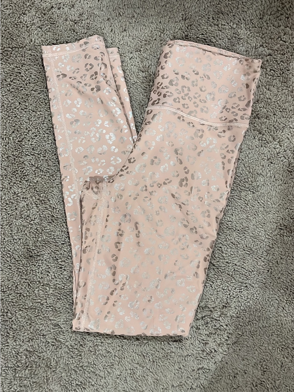 Women’s Medium Pink Metallic Leopard Active leggings